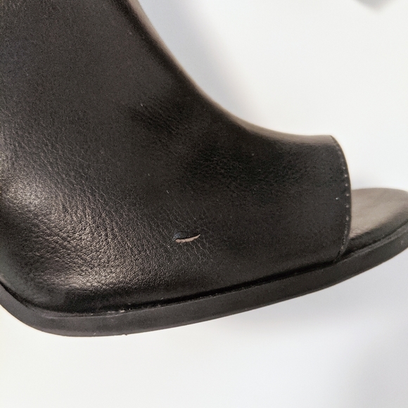 simply vera wang booties